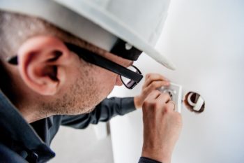How to Find the Best Electrician in Texas