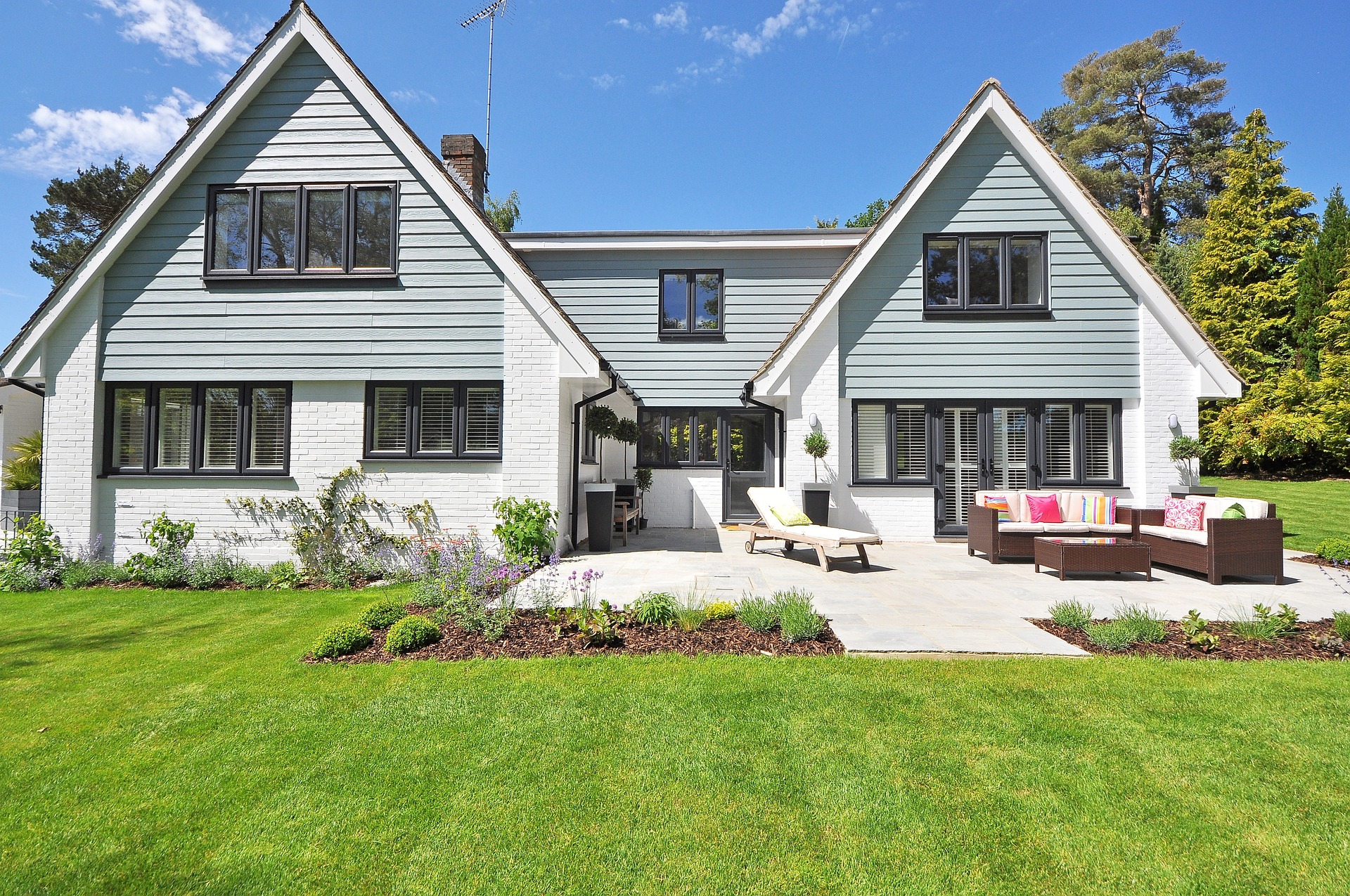 Practical Tips to Prepare Your Home for a Roof Replacement
